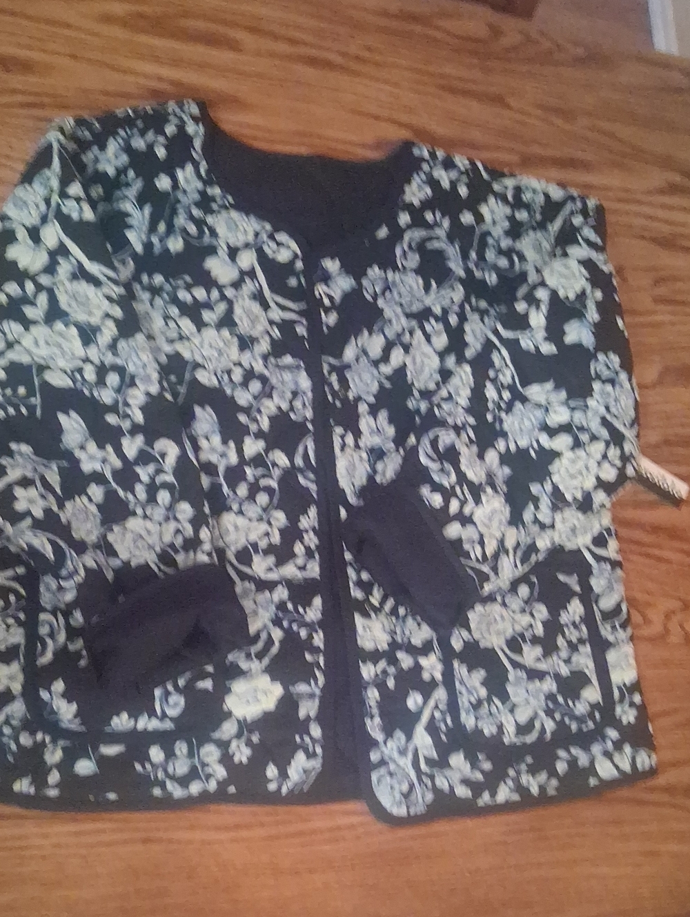 NWT Ladie Jacket 2 I 1!! REVERSIBLE Navy, Navy, White Floral Sz L